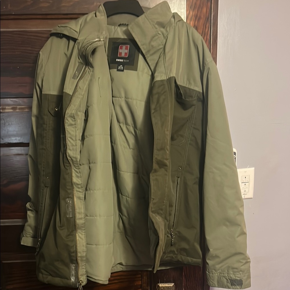 Swiss Tech Green Puffer Jacket with Hood